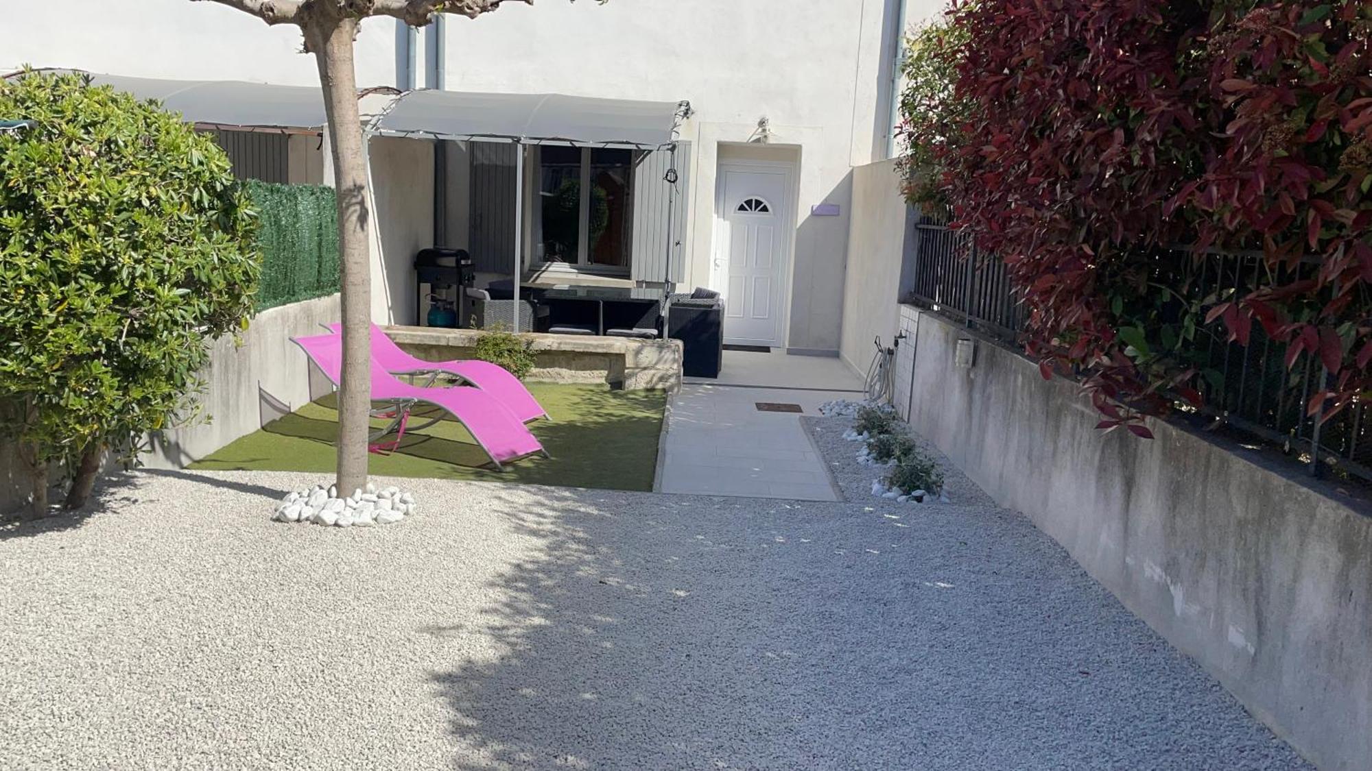 Maison Tendance Avec Jardin, Centre Village, Alpilles, Familles Eyragues Экстерьер фото